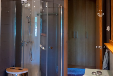 160 sqm First-Floor Apartment with 2 Bedrooms and Parking in District XII