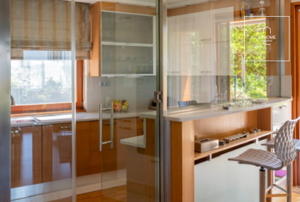 160 sqm First-Floor Apartment with 2 Bedrooms and Parking in District XII