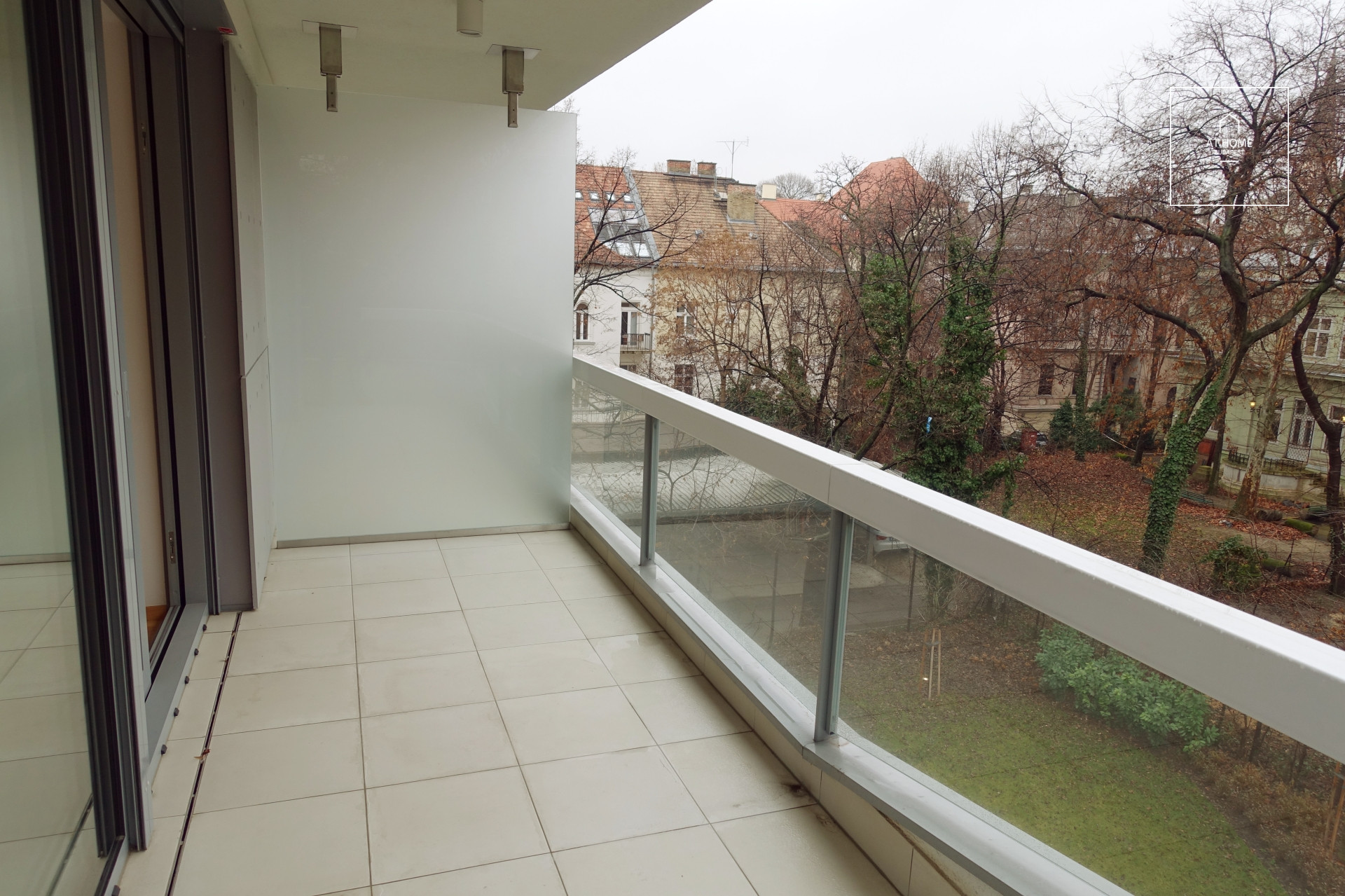 Newly built 2-bedroom apartment for rent in the VI. district