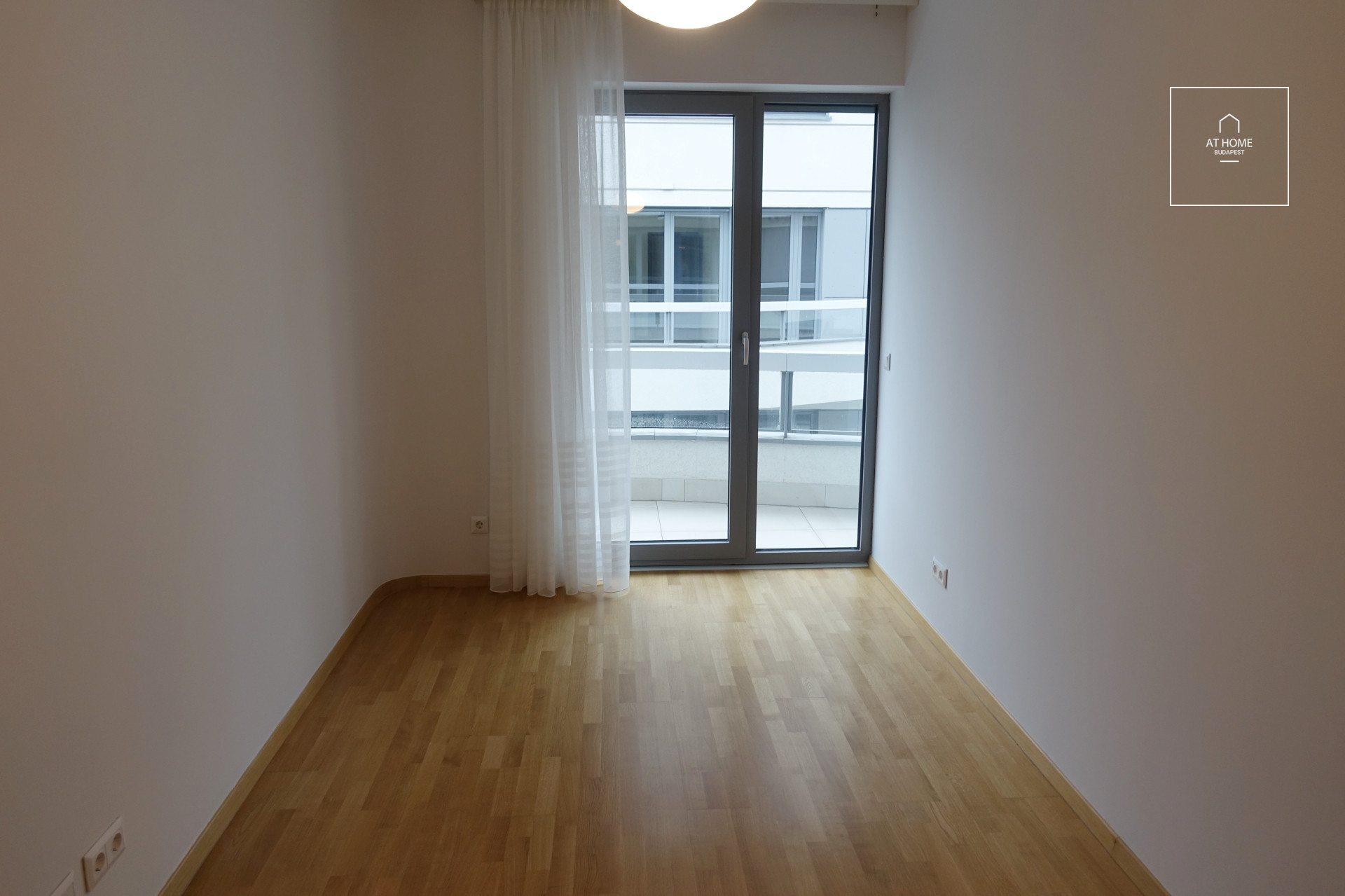 Newly built 2-bedroom apartment for rent in the VI. district