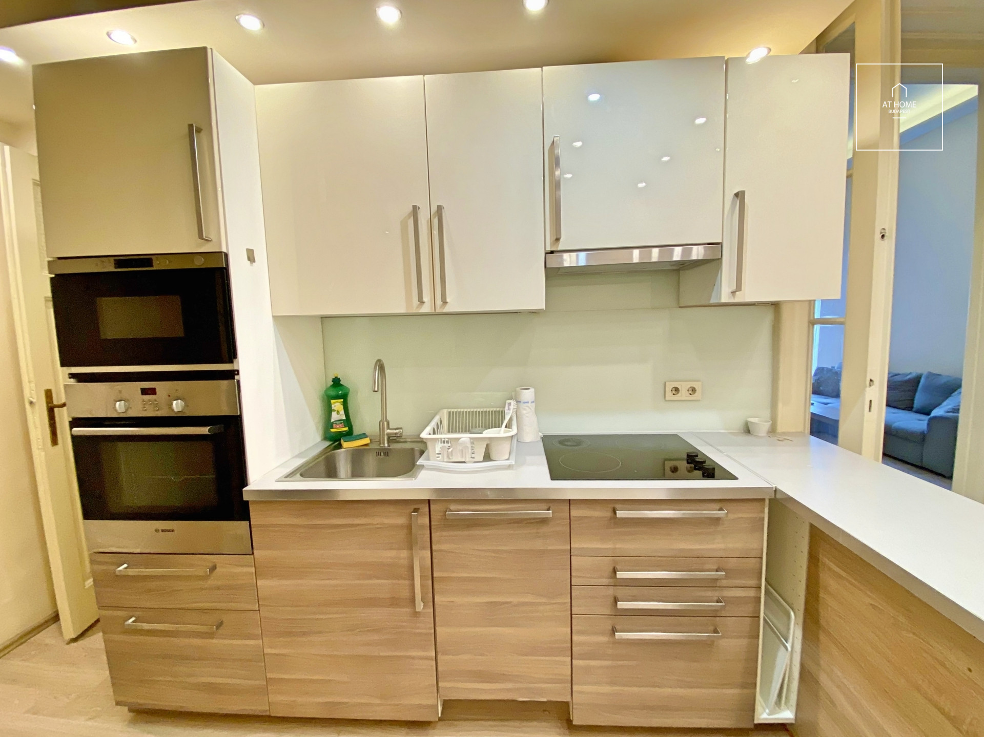 Sunny apartment for rent Budapest VI. district, Terézváros