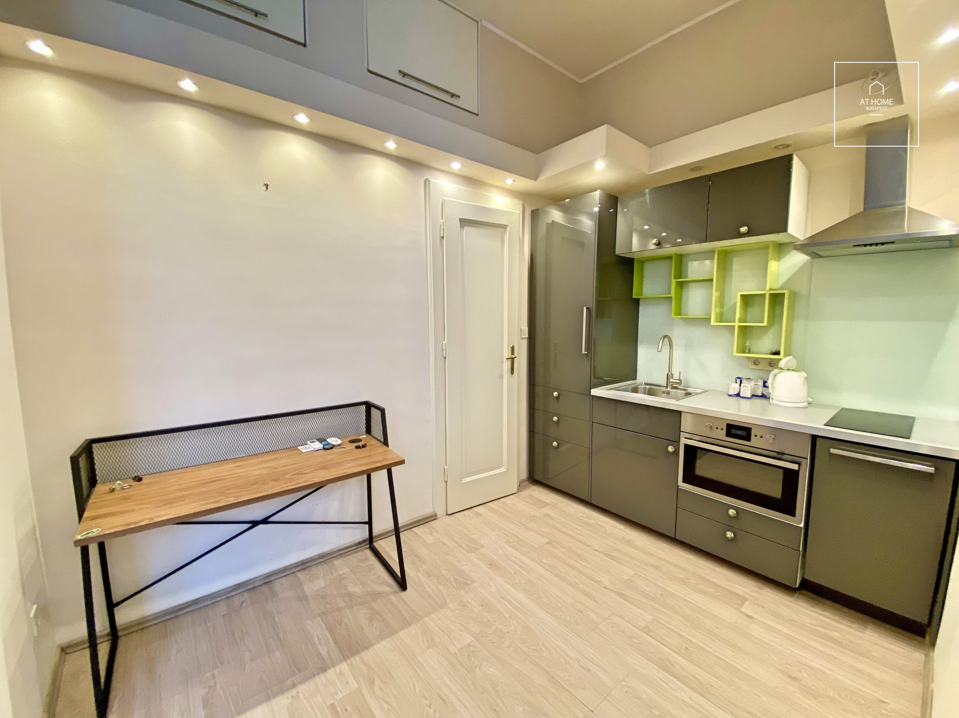 Sunny apartment for rent Budapest VI. district, Terézváros