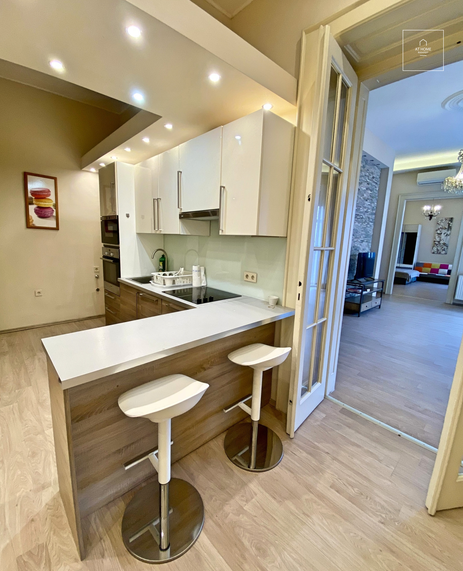 Sunny apartment for rent Budapest VI. district, Terézváros