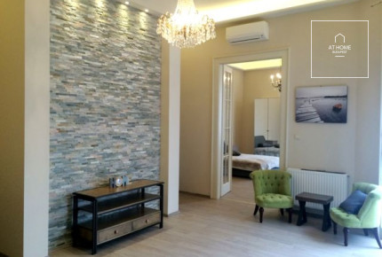 Sunny apartment for rent Budapest VI. district, Terézváros