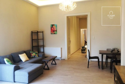Sunny apartment for rent Budapest VI. district, Terézváros