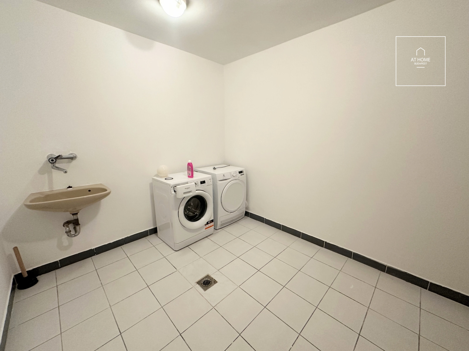 Napfényes Önálló családi ház kiadó Budapest XII. kerület, Svábhegy