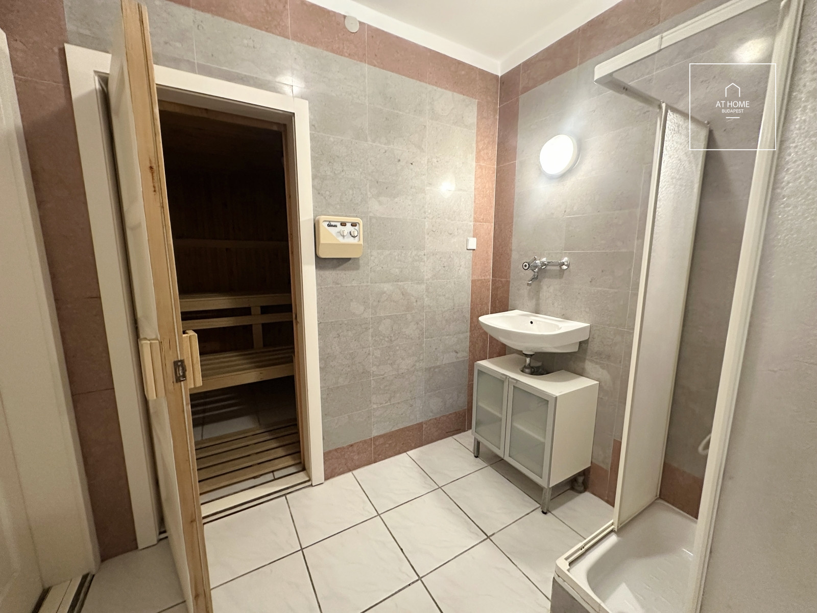 Napfényes Önálló családi ház kiadó Budapest XII. kerület, Svábhegy