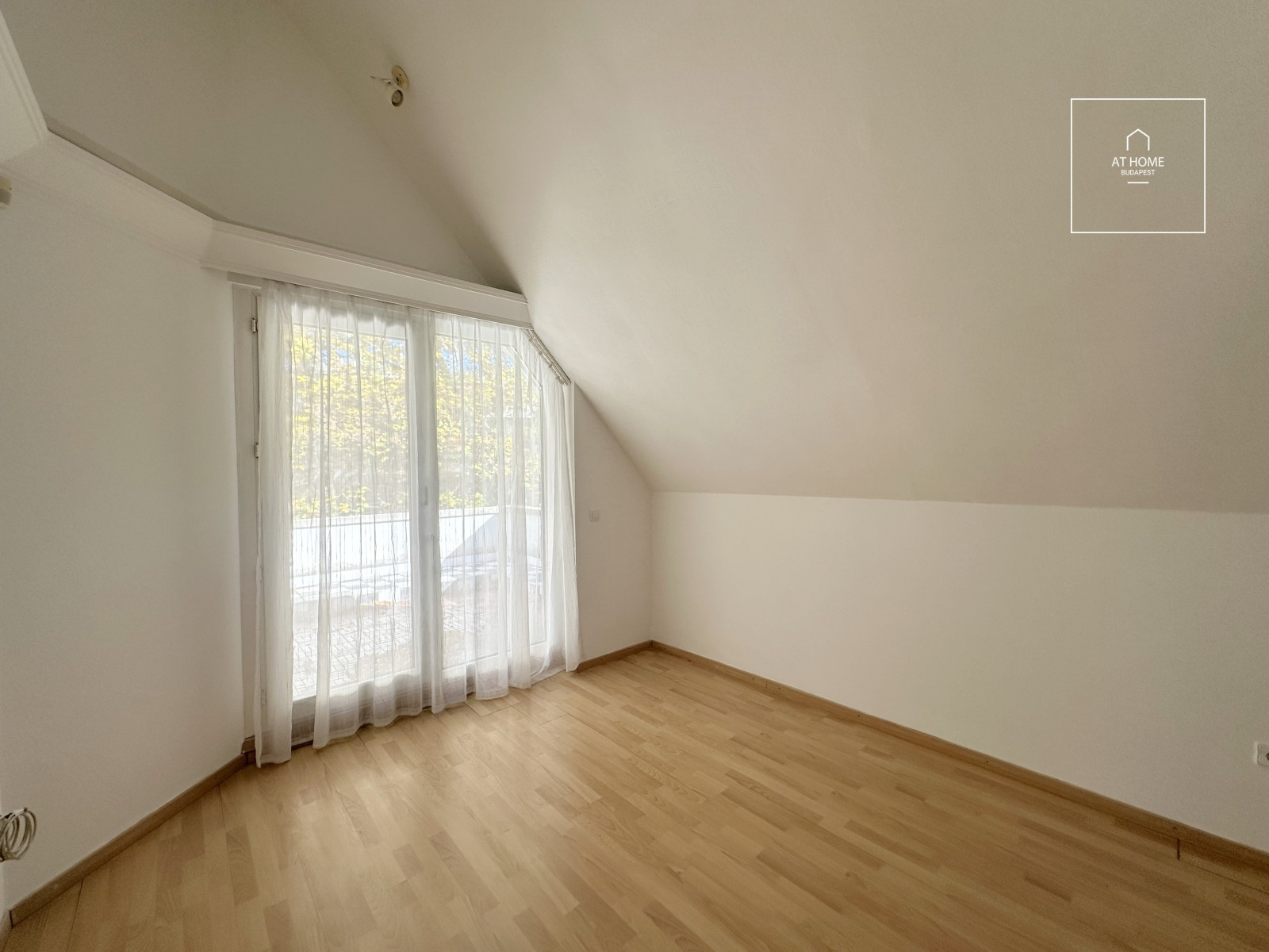 Napfényes Önálló családi ház kiadó Budapest XII. kerület, Svábhegy