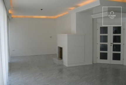 Napfényes Önálló családi ház kiadó Budapest XII. kerület, Svábhegy