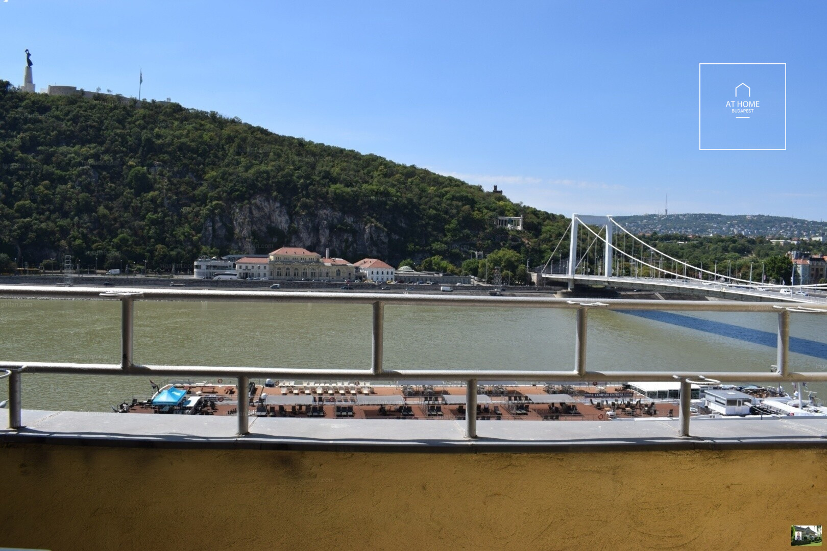 Two-Bedroom Apartment with Danube Panorama in the 5th District