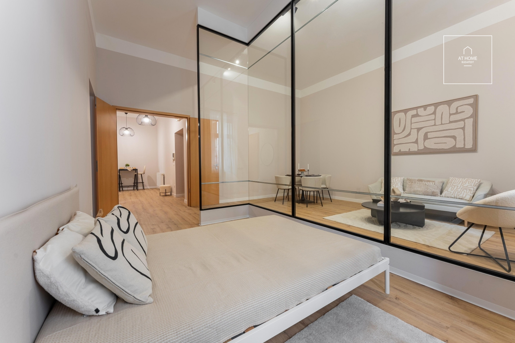 Bright 2-Bedroom Apartment in Budapest City Center, Near Gozsdu Courtyard