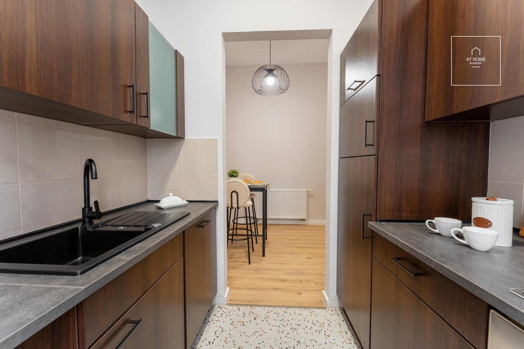 Bright 2-Bedroom Apartment in Budapest City Center, Near Gozsdu Courtyard