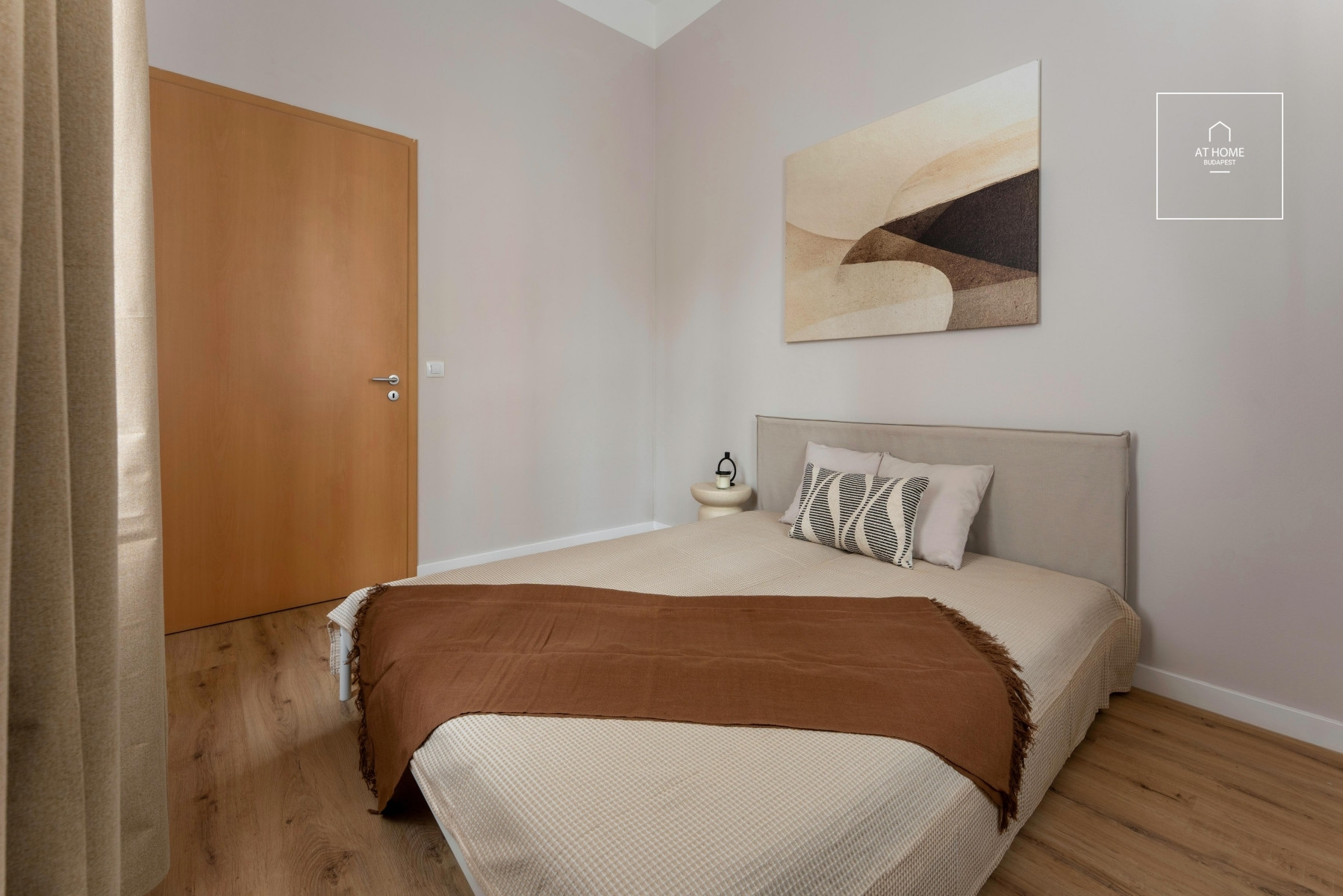 Bright 2-Bedroom Apartment in Budapest City Center, Near Gozsdu Courtyard