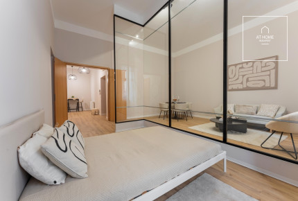 Bright 2-Bedroom Apartment in Budapest City Center, Near Gozsdu Courtyard
