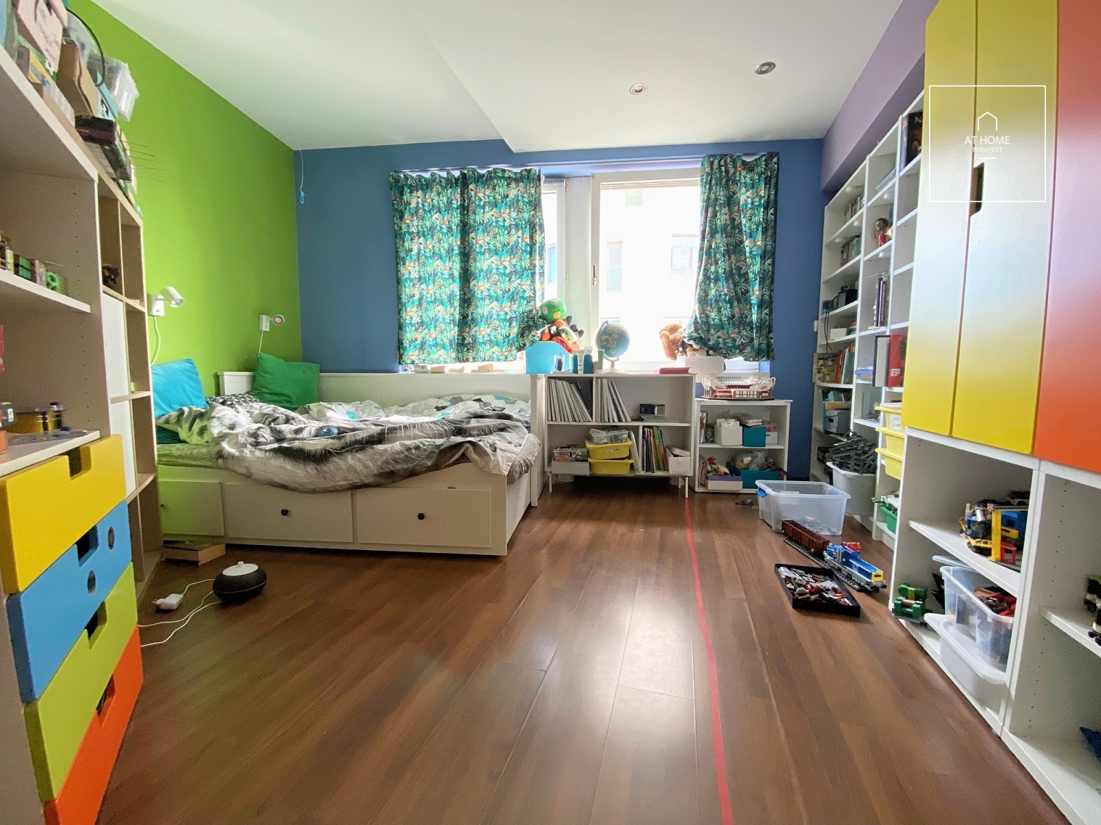 Sunny 3-Bedroom Corner Apartment in a Luxury Condominium in Budapest’s 9th District