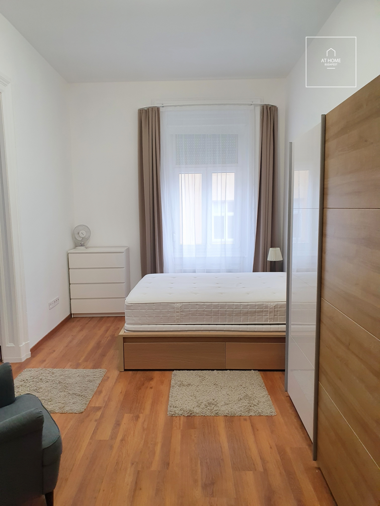 Sunny apartment for rent Budapest VI. district Terézváros