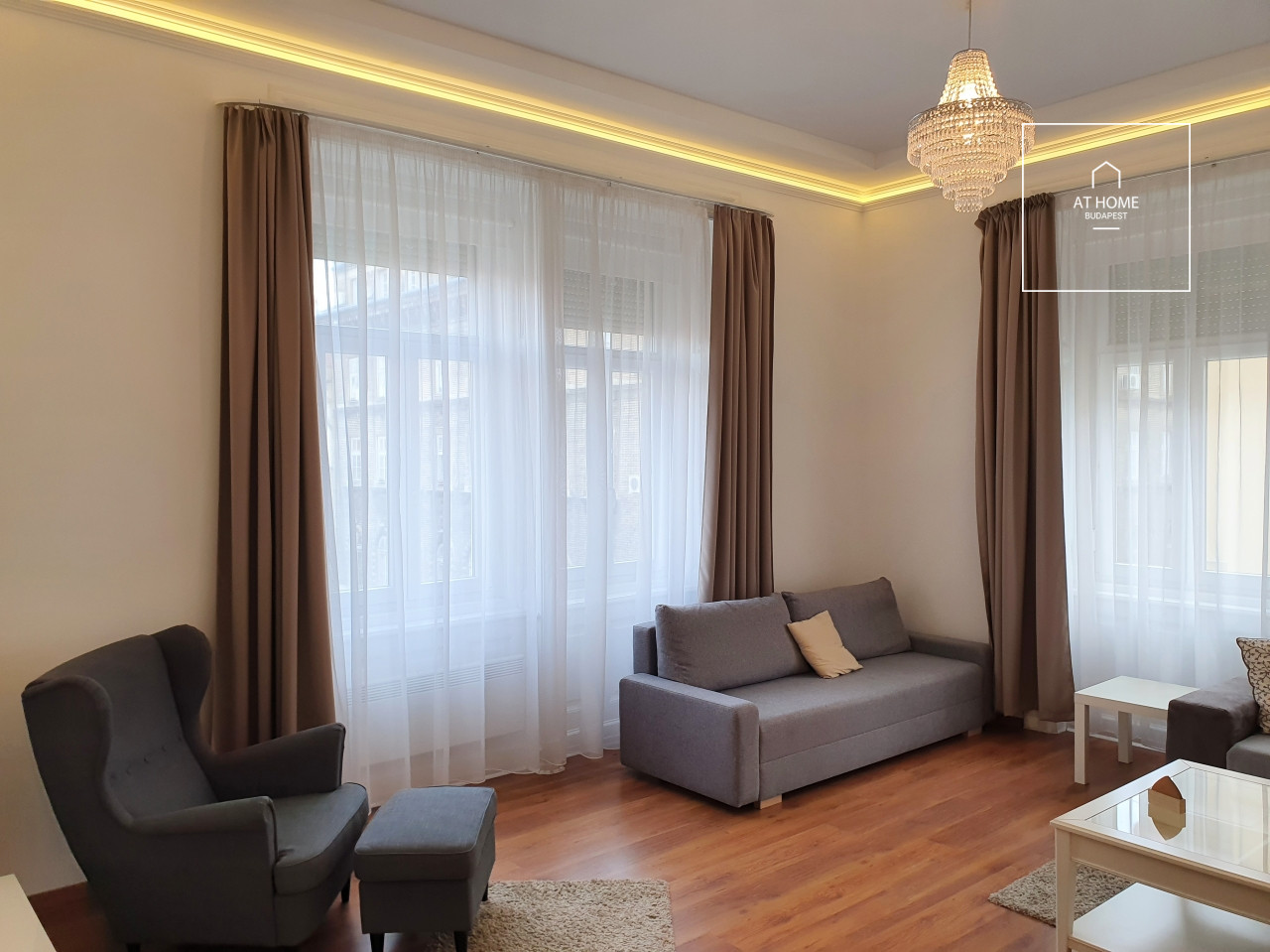 Sunny apartment for rent Budapest VI. district Terézváros