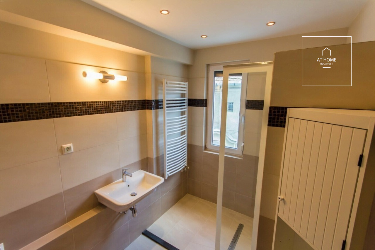 3-bedroom newish apartment for rent in Budapest district II., Rózsadomb