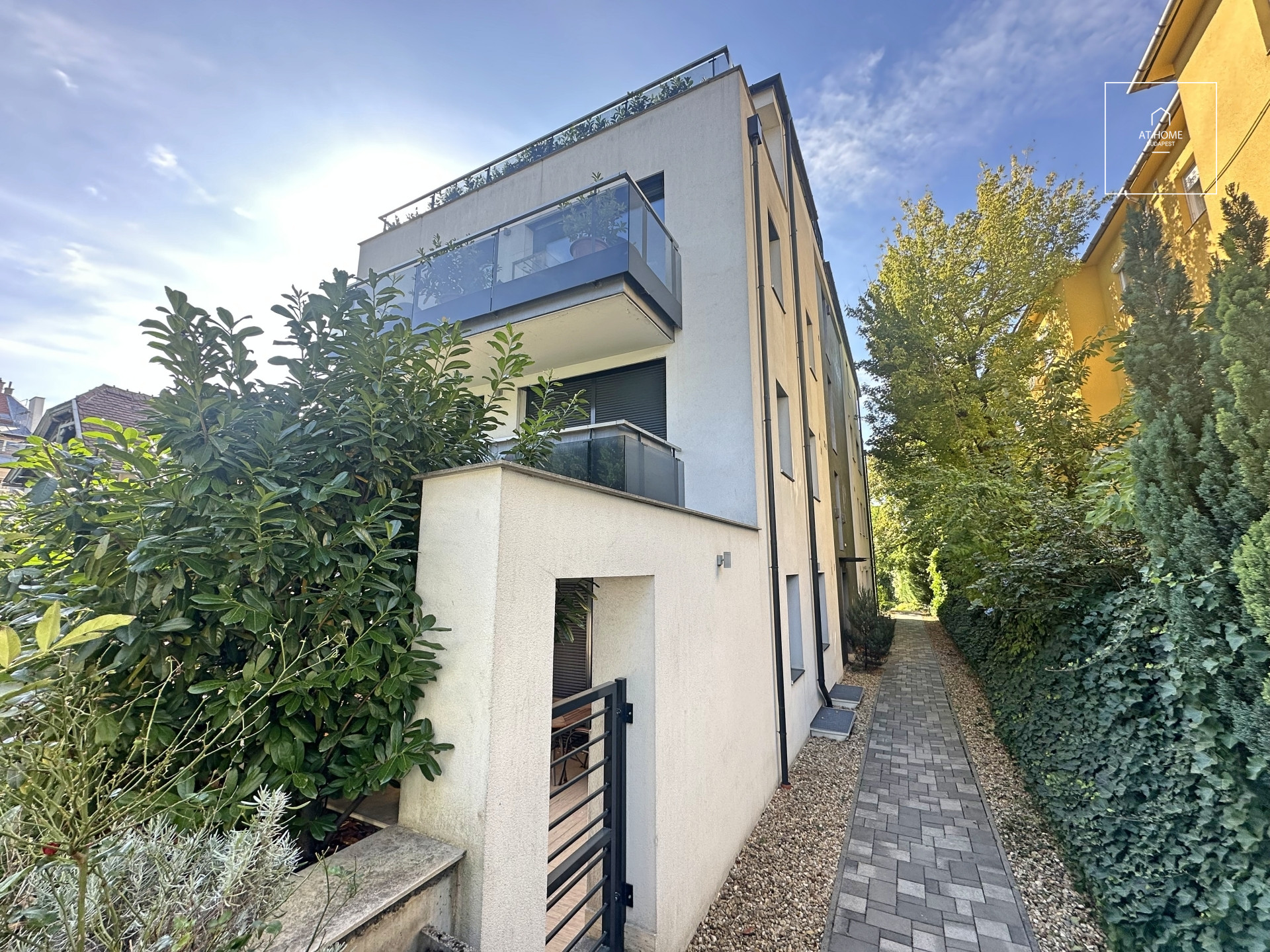 3-bedroom newish apartment for rent in Budapest district II., Rózsadomb