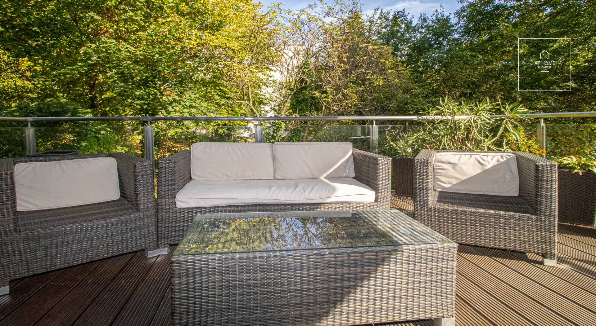 Budapest 2. kerületében kiadó egy teraszos igényes első emeleti lakás