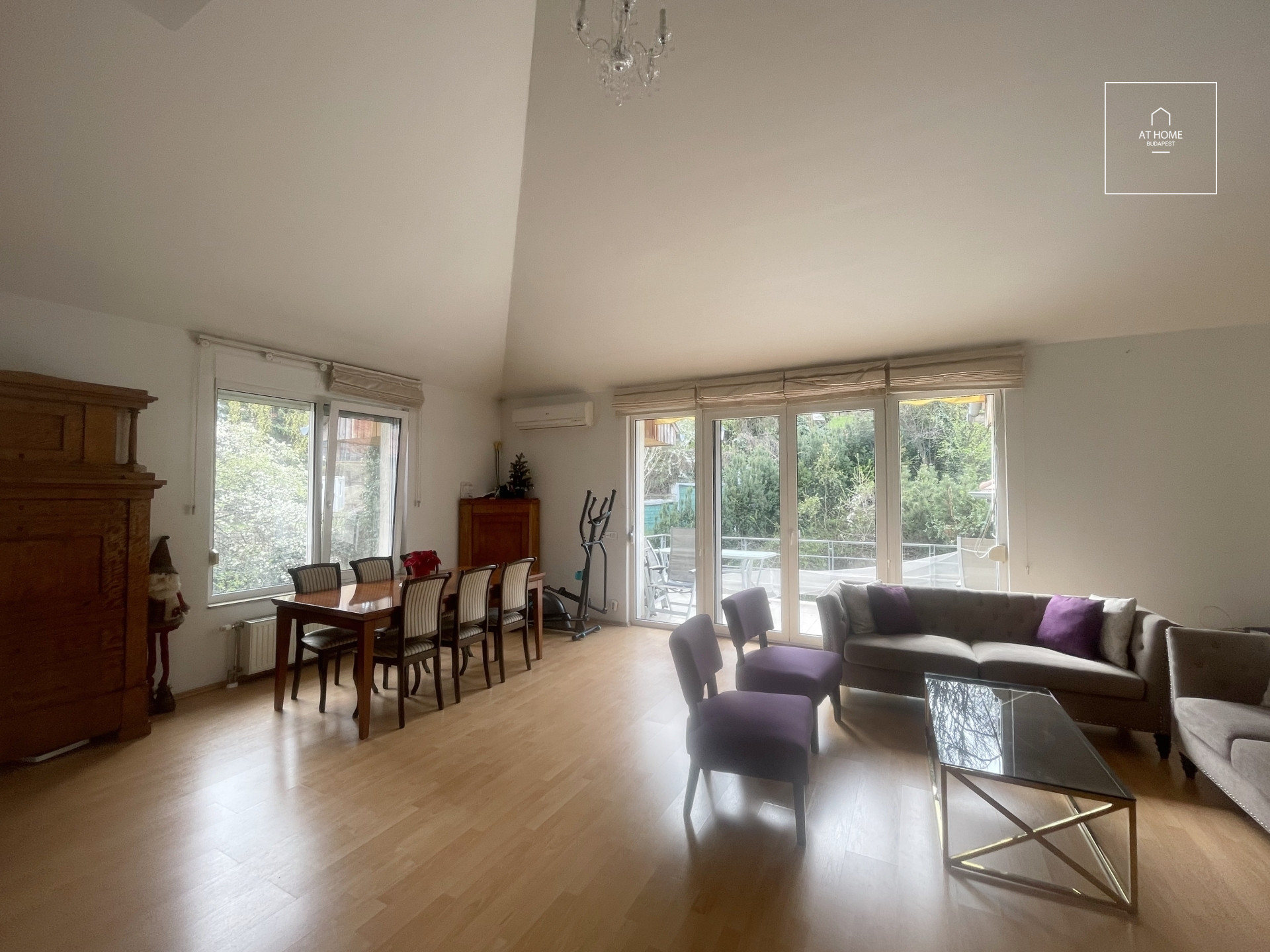 Exclusive, Elegant 196 sqm Apartment for Sale in One of the Most Sought-After Streets of Budapest’s 1st District