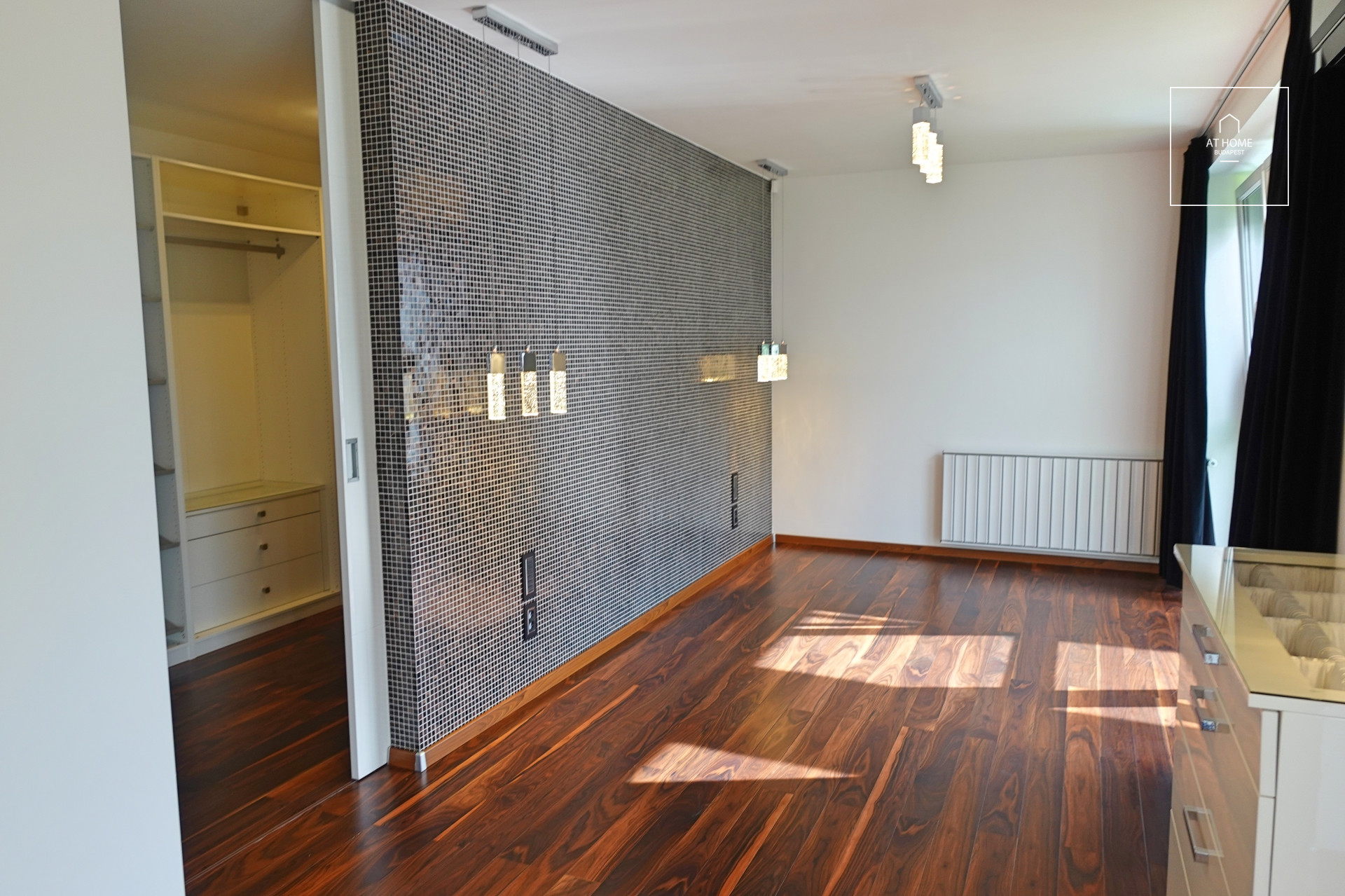 Modern apartment with huge terrace for rent in tthe XIII. district