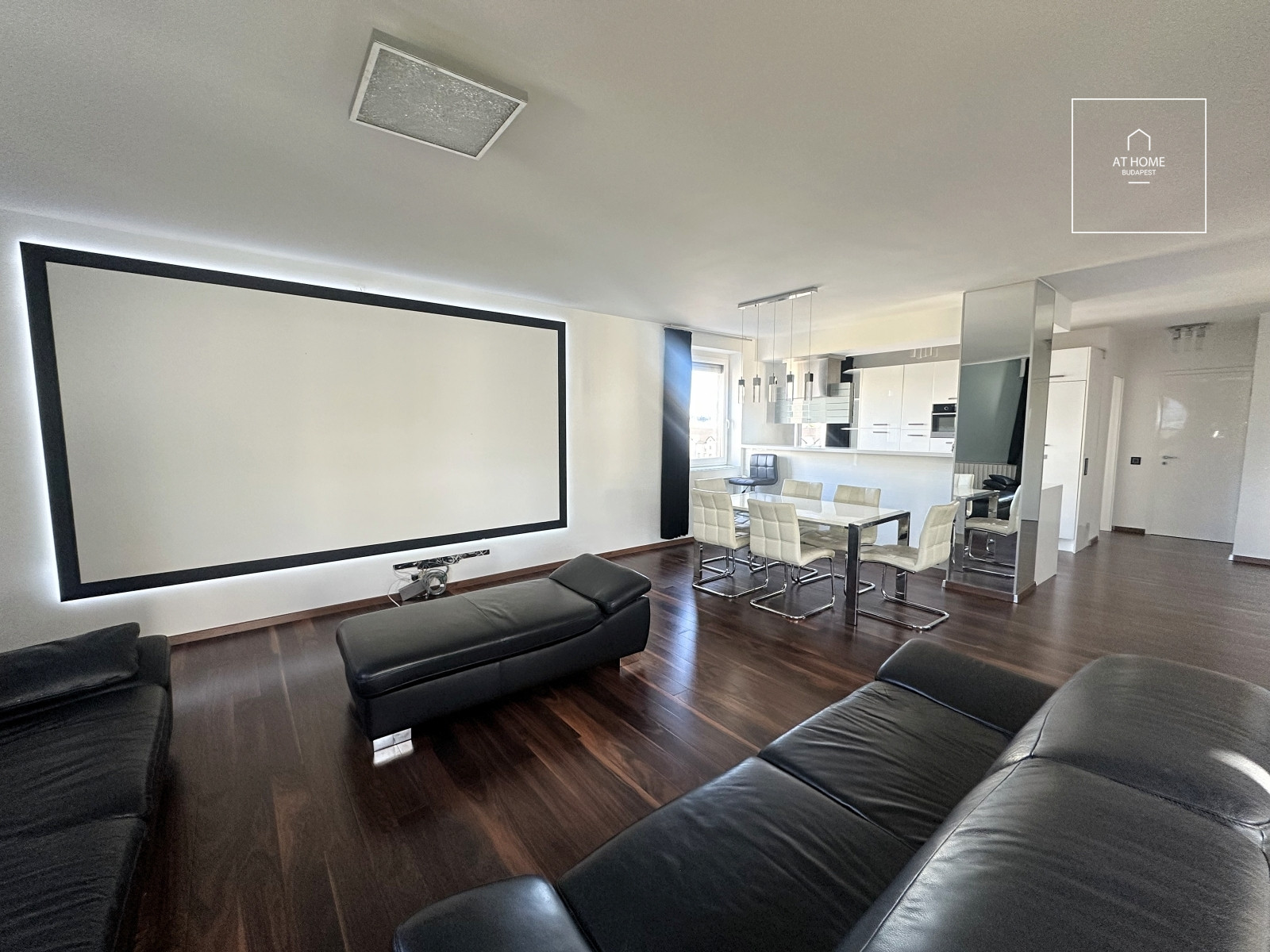 Modern apartment with huge terrace for rent in tthe XIII. district