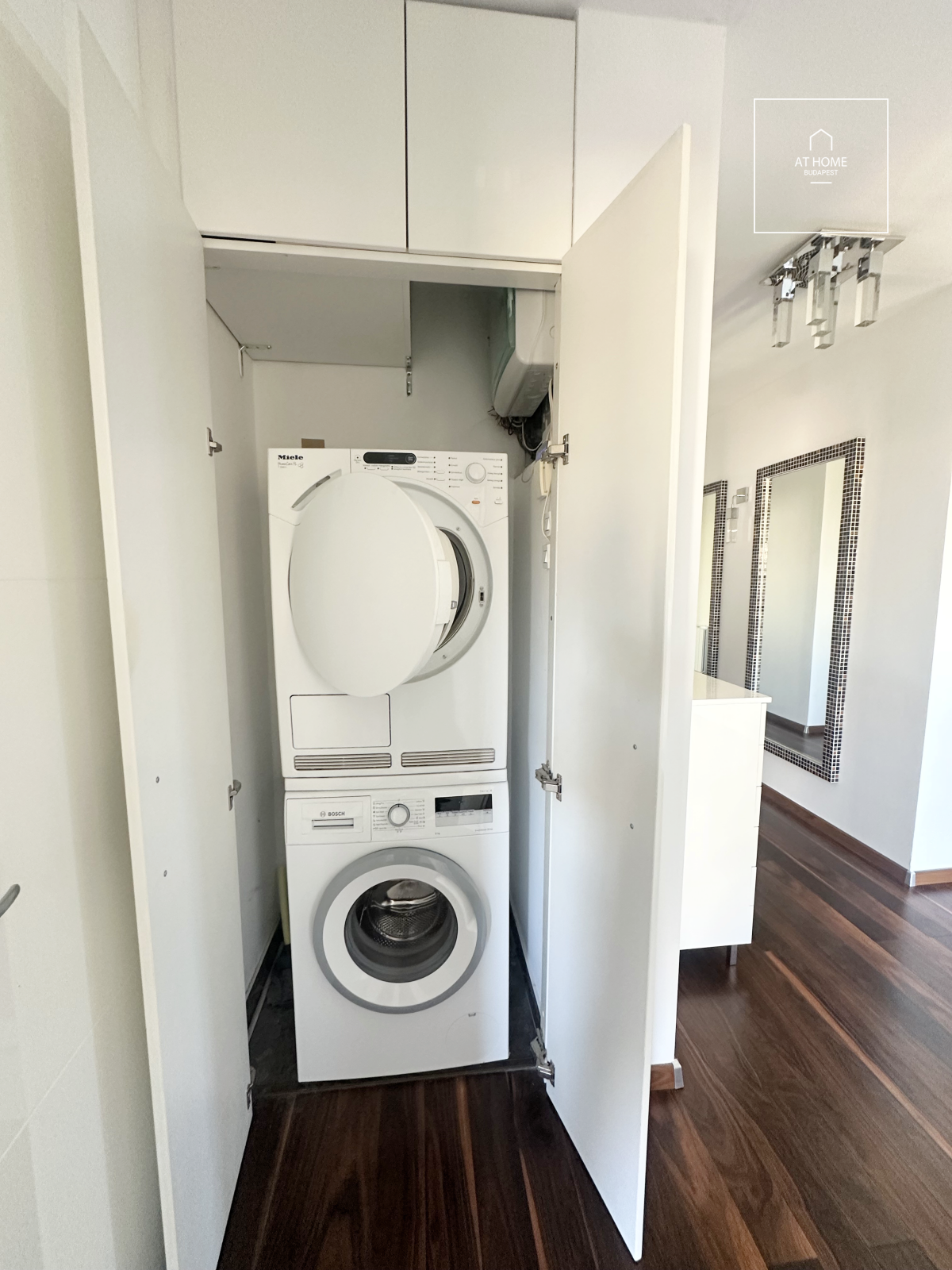 Modern apartment with huge terrace for rent in tthe XIII. district