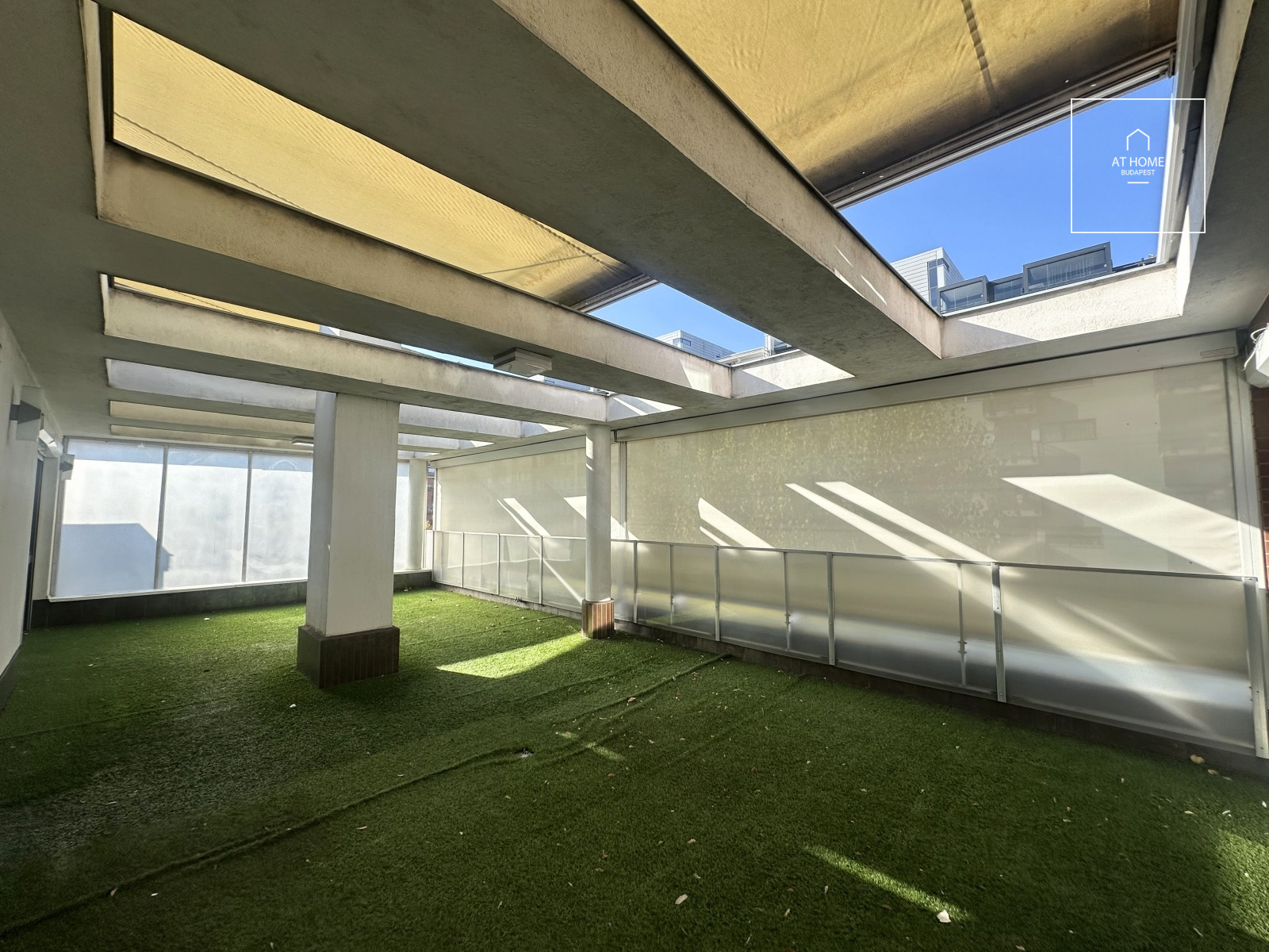 Modern apartment with huge terrace for rent in tthe XIII. district