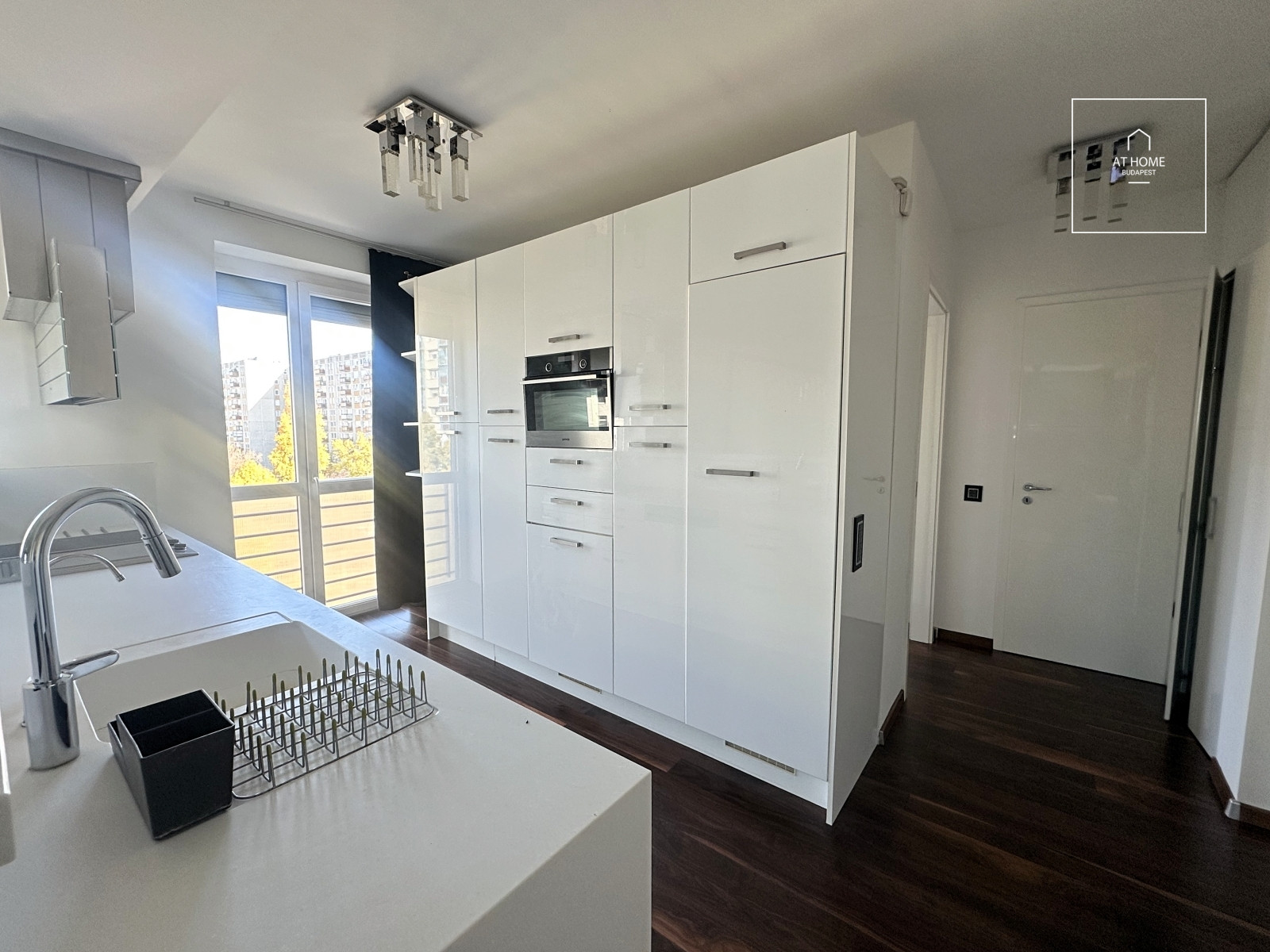 Modern apartment with huge terrace for rent in tthe XIII. district