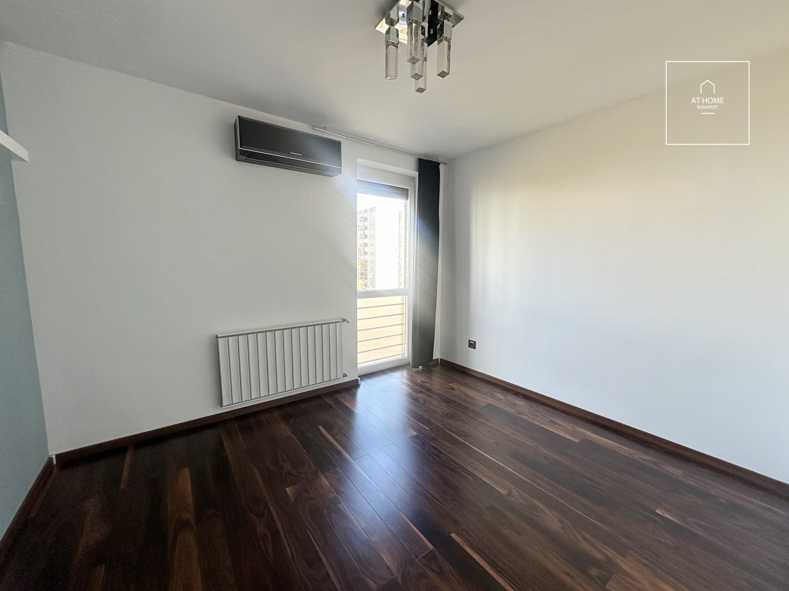 Modern apartment with huge terrace for rent in tthe XIII. district