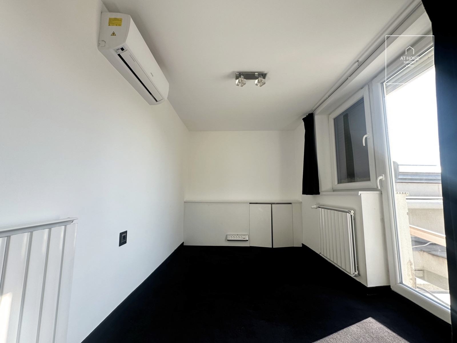 Modern apartment with huge terrace for rent in tthe XIII. district