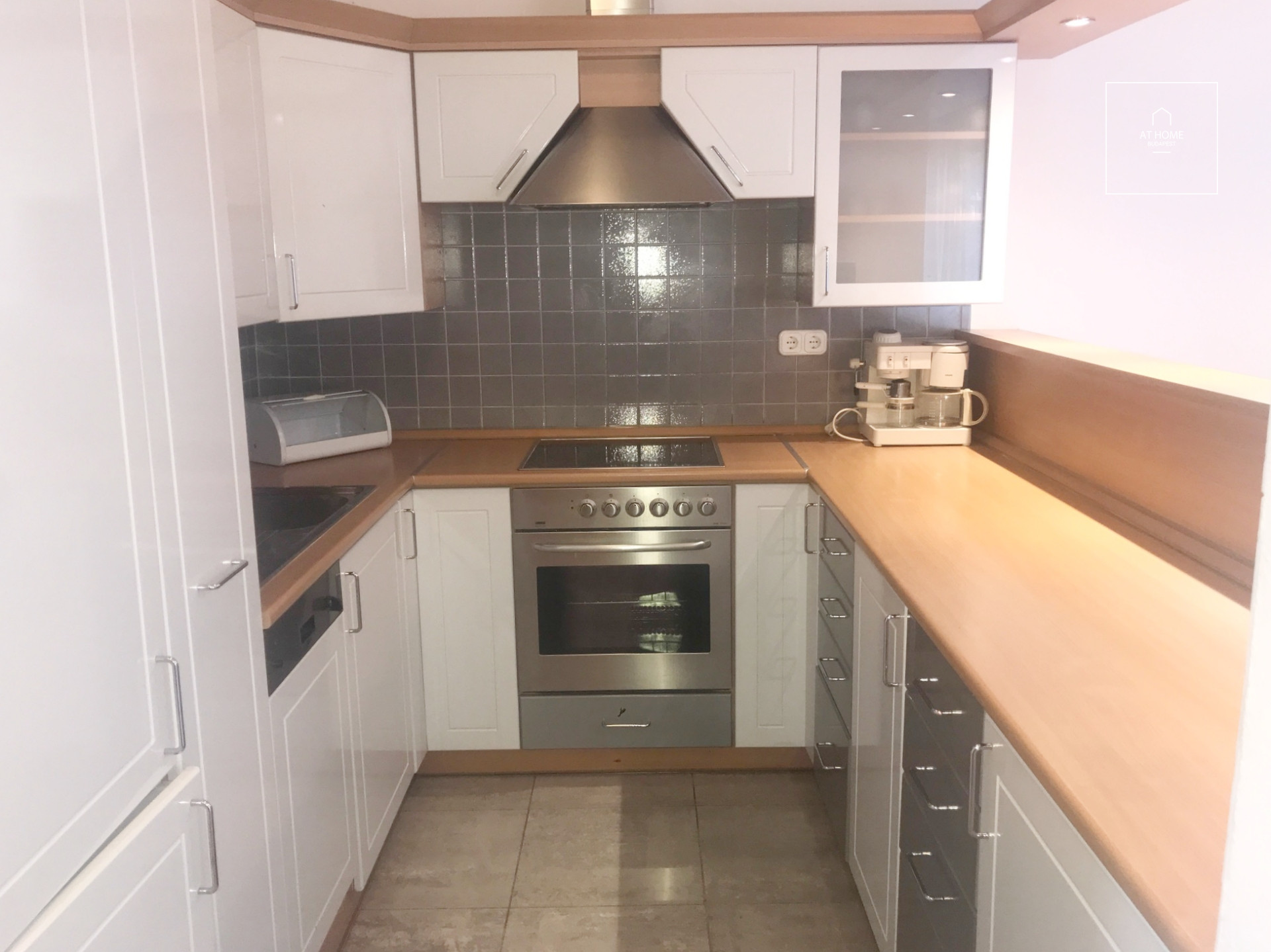 Charming Apartment for Sale close to the Castle, in district 1, Budapest