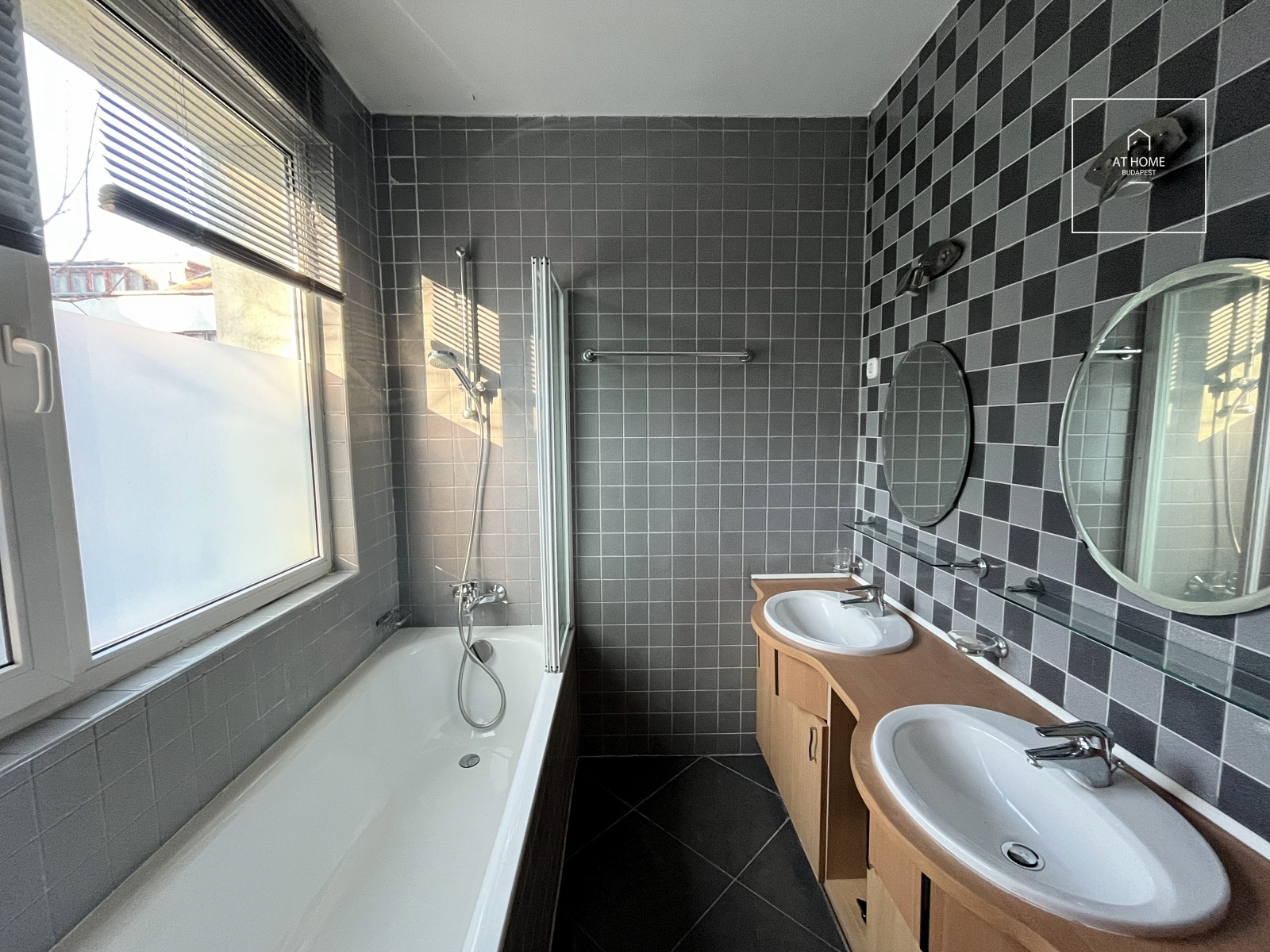 Charming Apartment for Sale close to the Castle, in district 1, Budapest