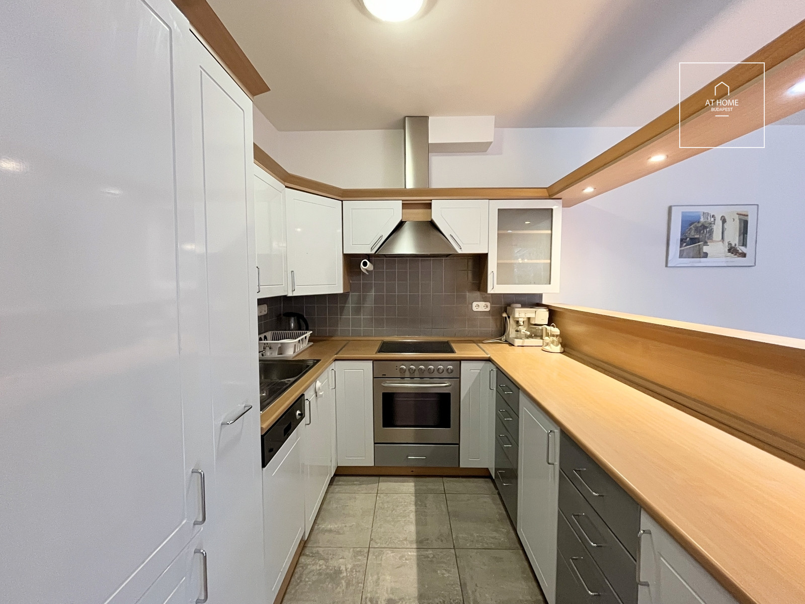 Charming Apartment for Sale close to the Castle, in district 1, Budapest