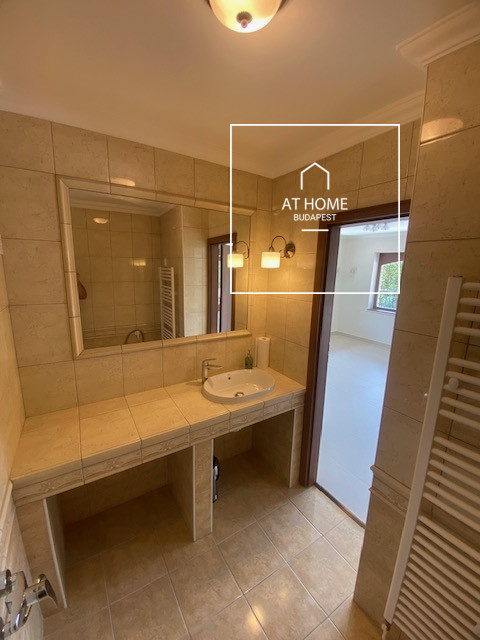 Renovated 150 sqm family home in a green area in 2nd District, Szépvölgy