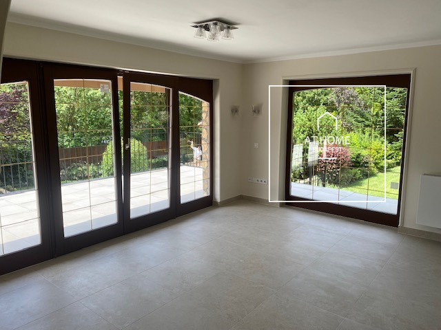 Renovated 150 sqm family home in a green area in 2nd District, Szépvölgy