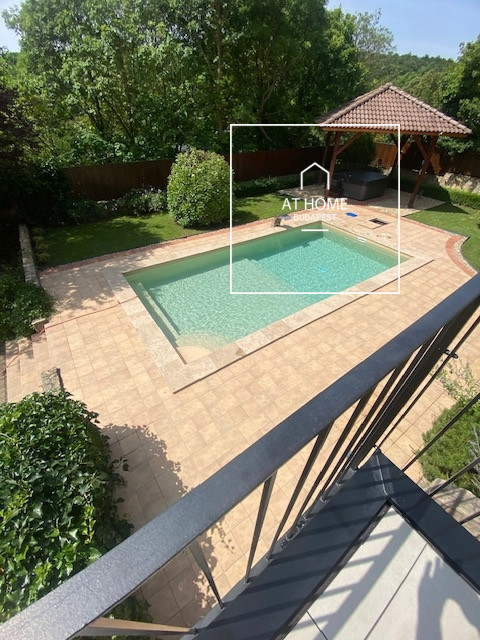 Renovated 150 sqm family home in a green area in 2nd District, Szépvölgy