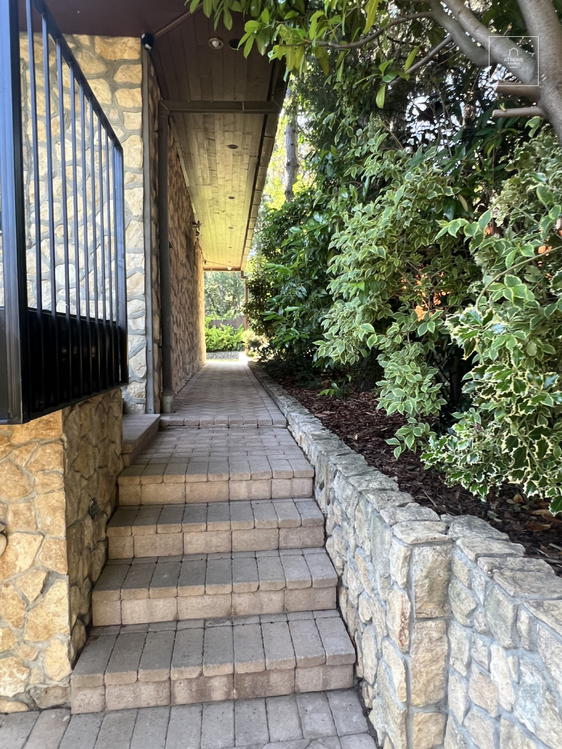 Renovated 150 sqm family home in a green area in 2nd District, Szépvölgy