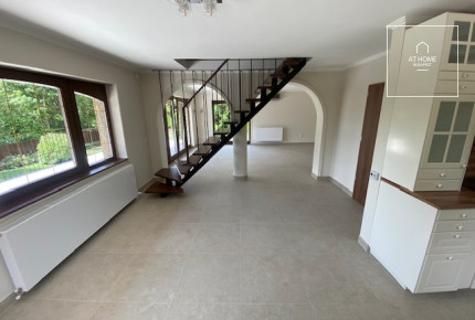 Renovated 150 sqm family home in a green area in 2nd District, Szépvölgy