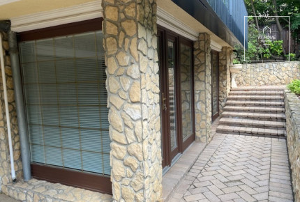 Renovated 150 sqm family home in a green area in 2nd District, Szépvölgy