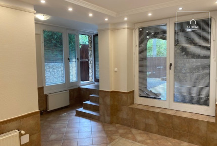 Renovated 150 sqm family home in a green area in 2nd District, Szépvölgy