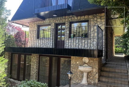 Renovated 150 sqm family home in a green area in 2nd District, Szépvölgy