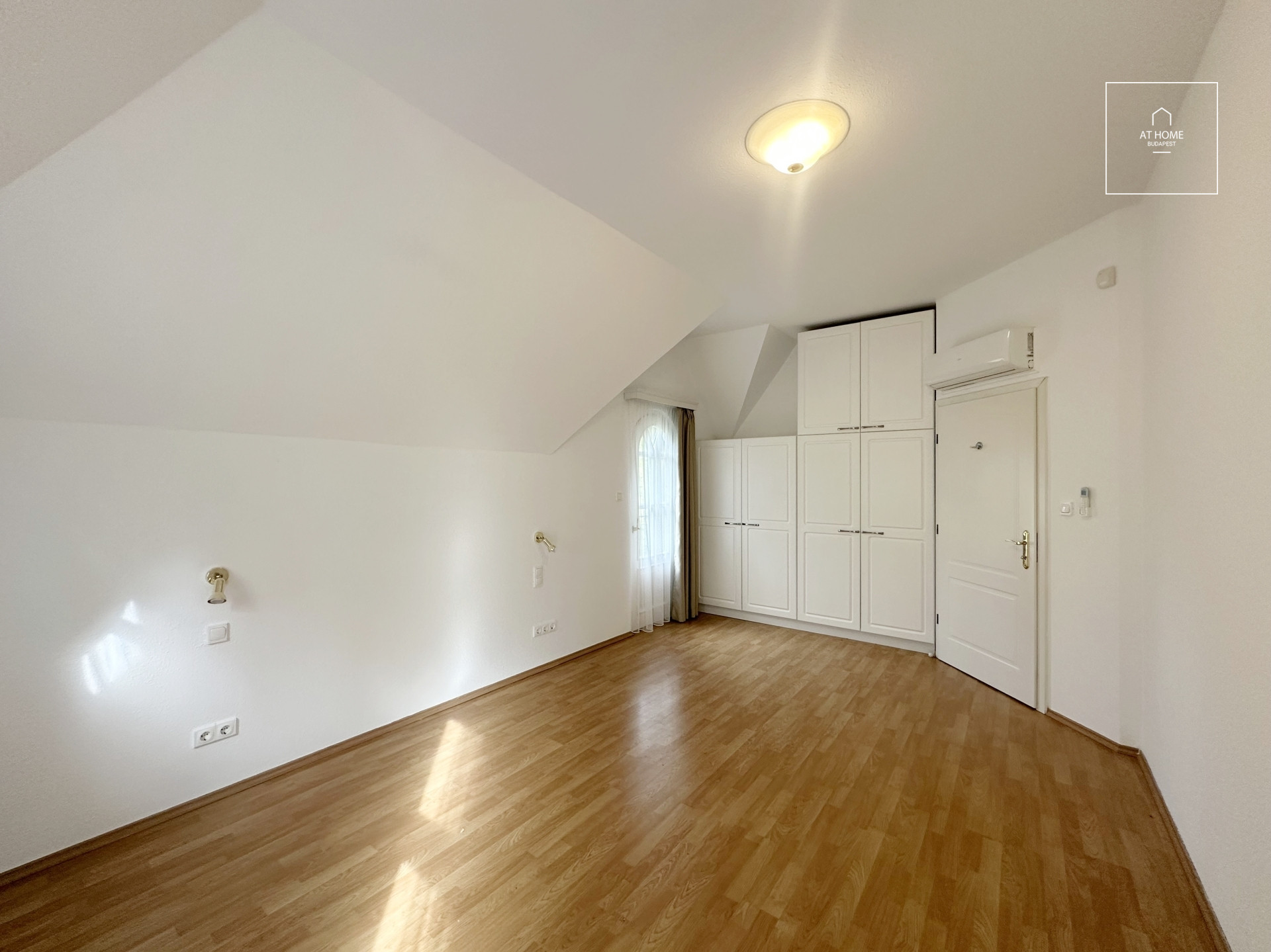 Elegant Villa-Style Semi-Detached Home for Rent in District 12