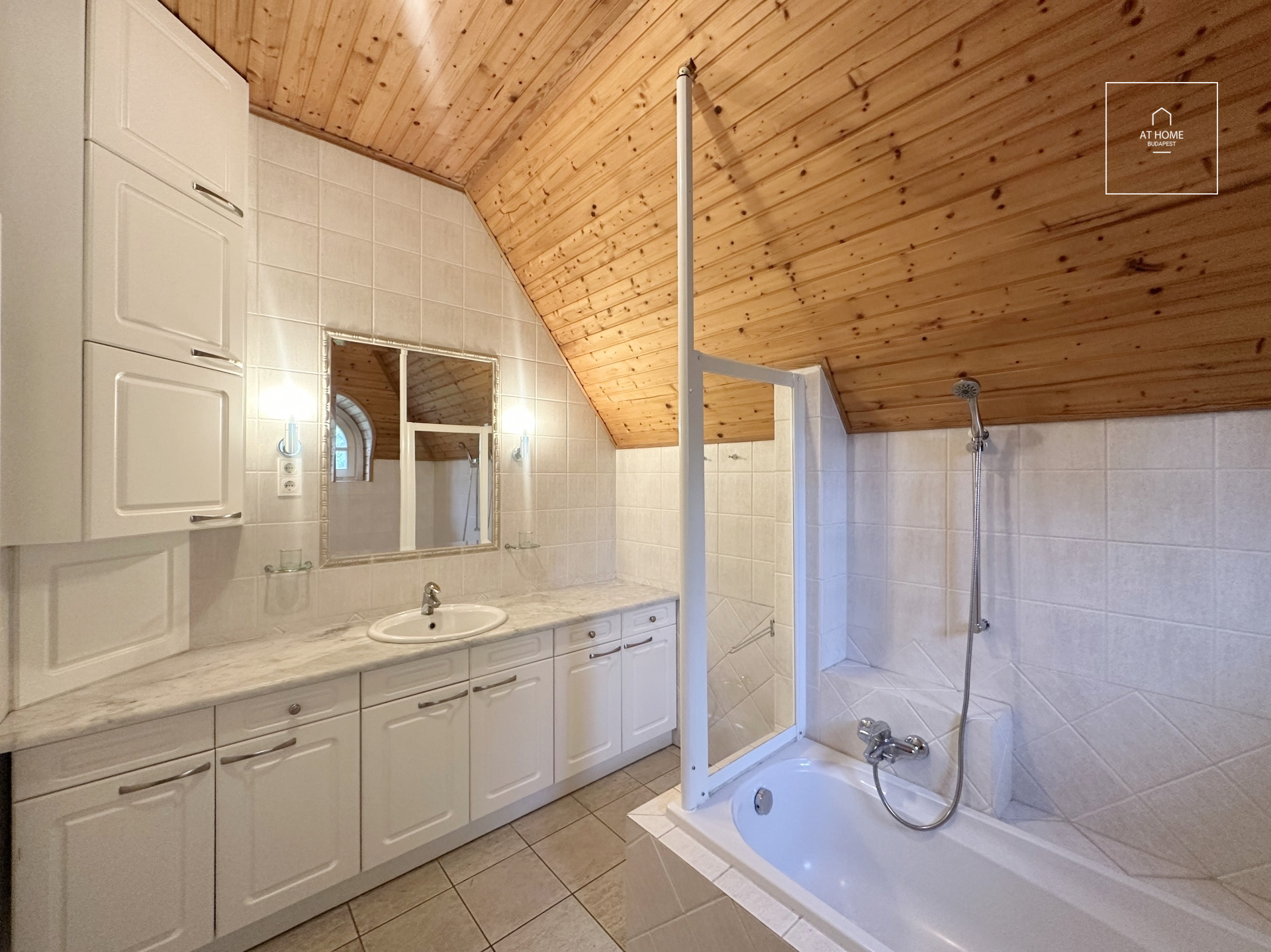 Elegant Villa-Style Semi-Detached Home for Rent in District 12