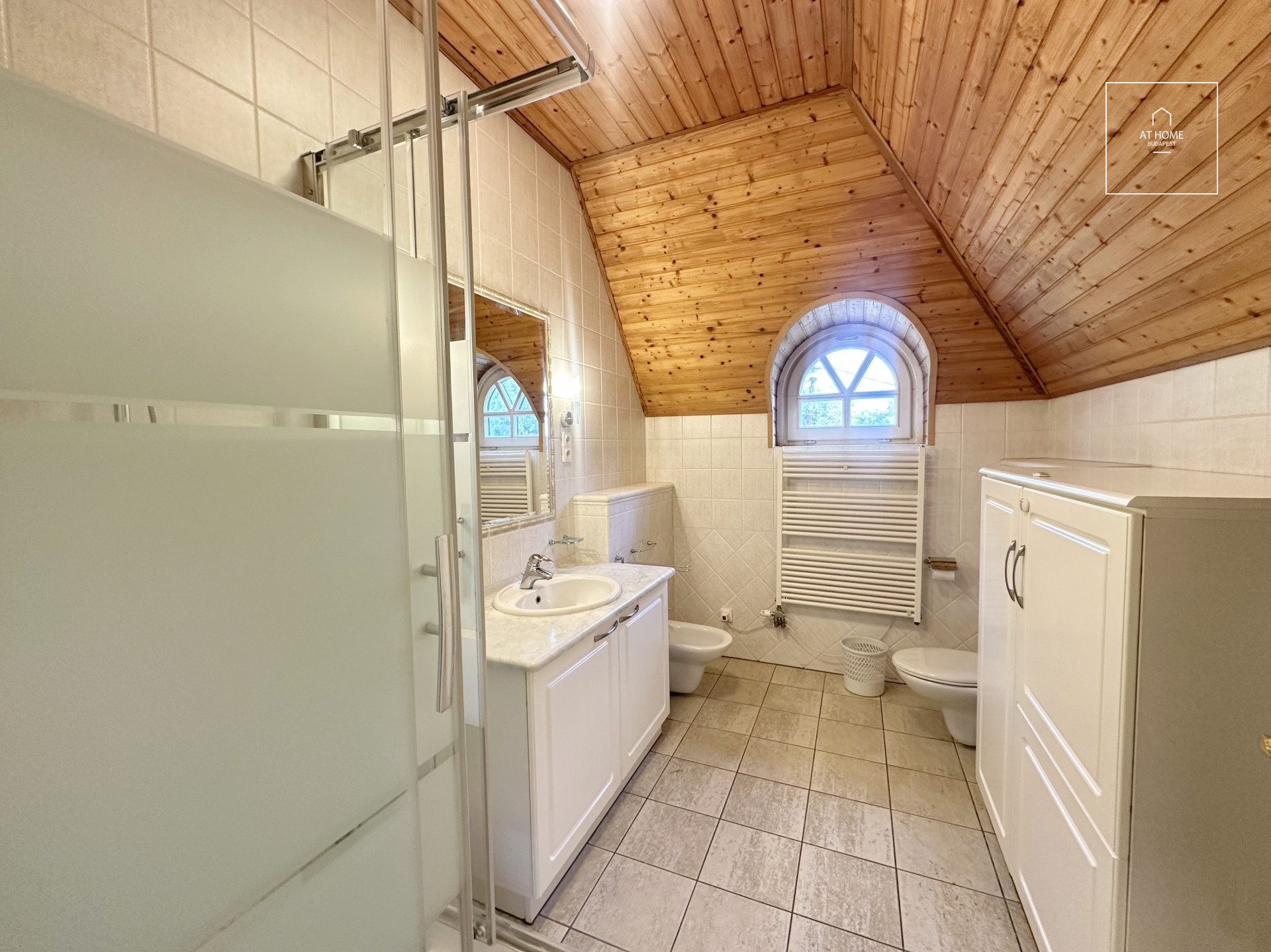 Elegant Villa-Style Semi-Detached Home for Rent in District 12