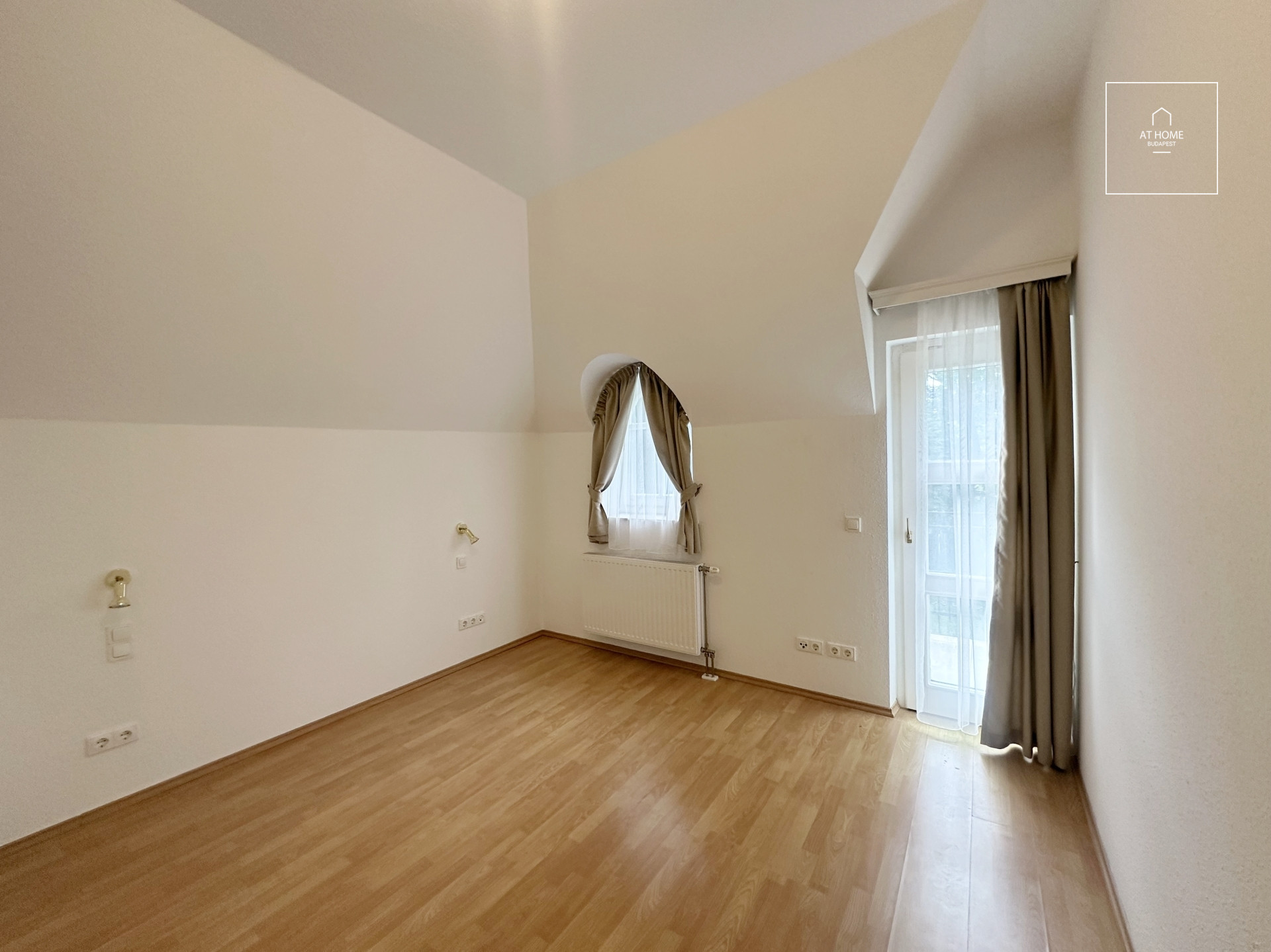 Elegant Villa-Style Semi-Detached Home for Rent in District 12