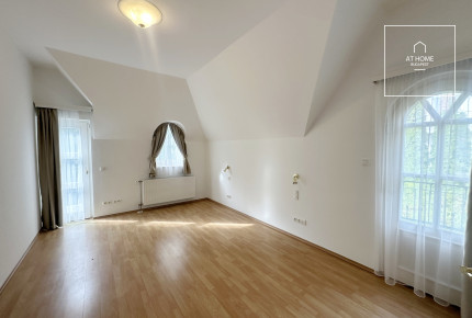 Elegant Villa-Style Semi-Detached Home for Rent in District 12