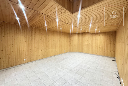 Különleges villa stílusú ikerház Istenhegyen