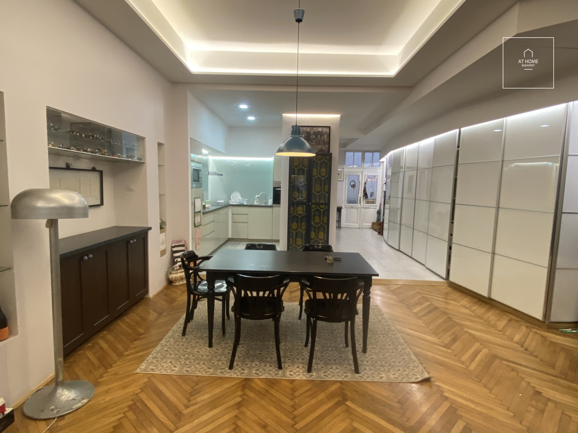 Renovated apartment for rent in a pedestrian street in Budapest XIII. Újlipotváros